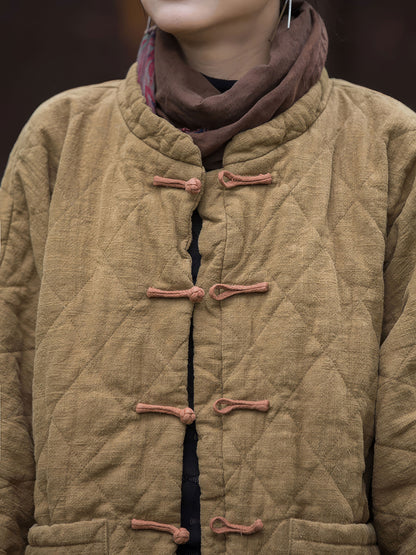 Chaqueta acolchada de ramio y algodón - Detalle de botón tradicional
