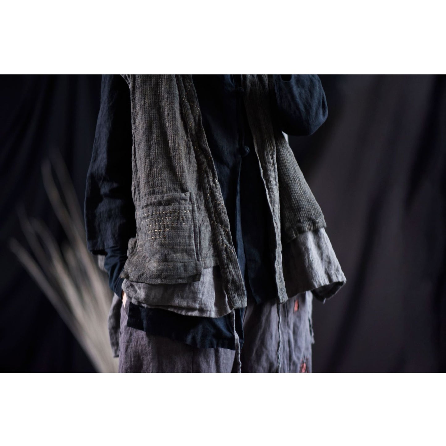 Chaleco de lino con bolsillos en capas