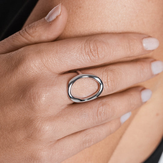 Anillo de acero ovalado eterno