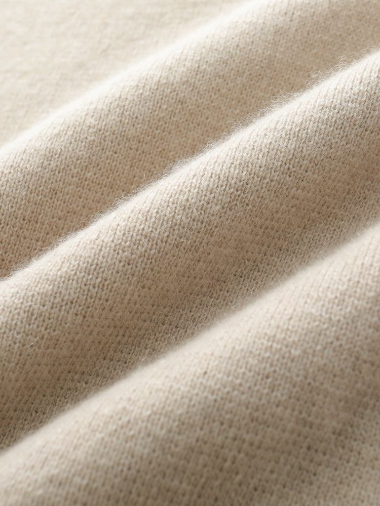 Elegante blusa de punto con cuello alto