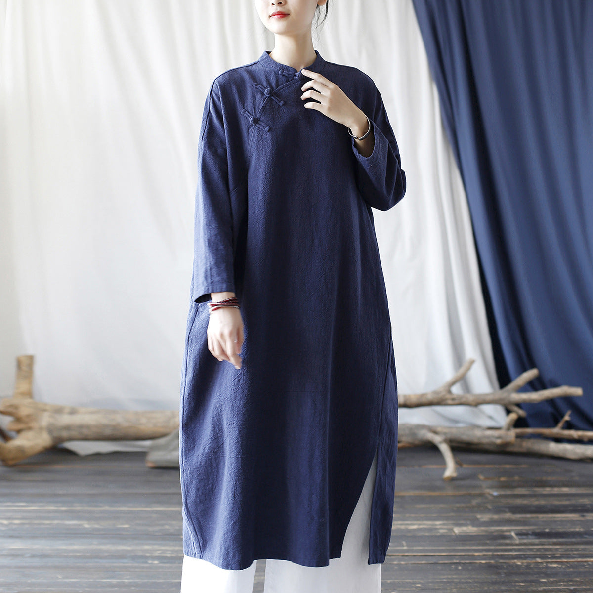 Vestido túnica extragrande con botones de ramio