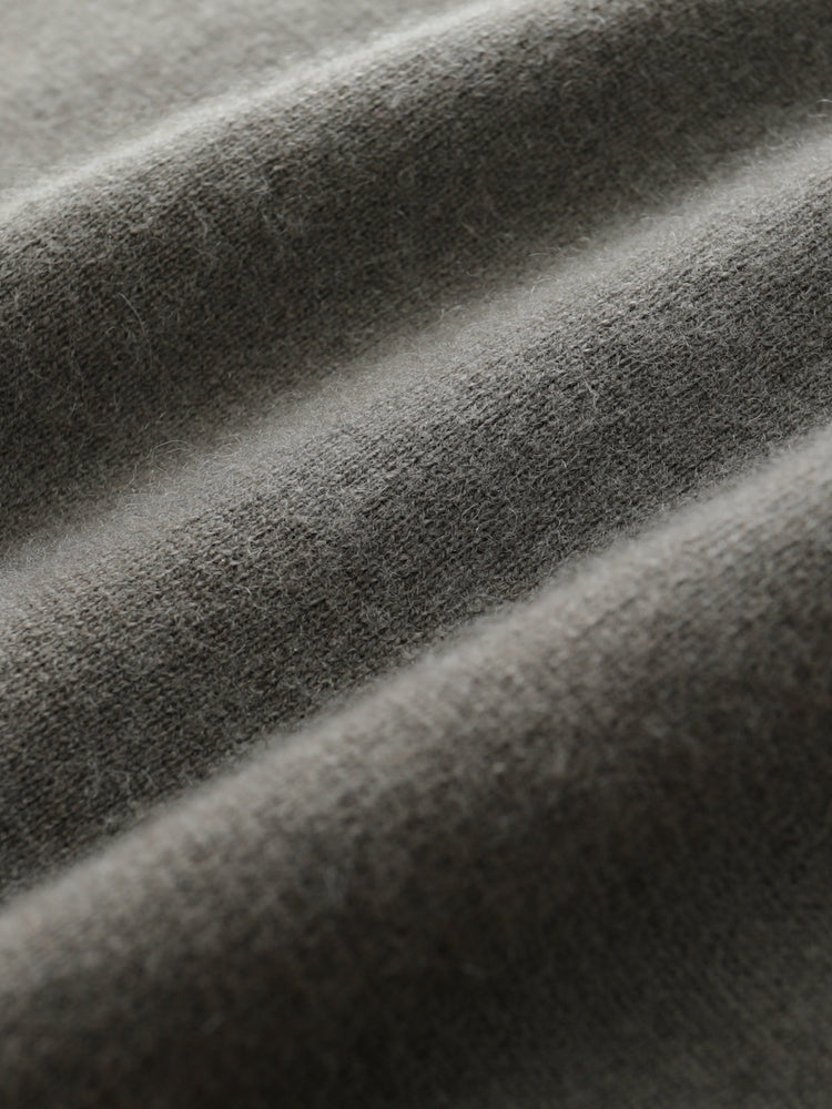 Elegante blusa de punto con cuello alto