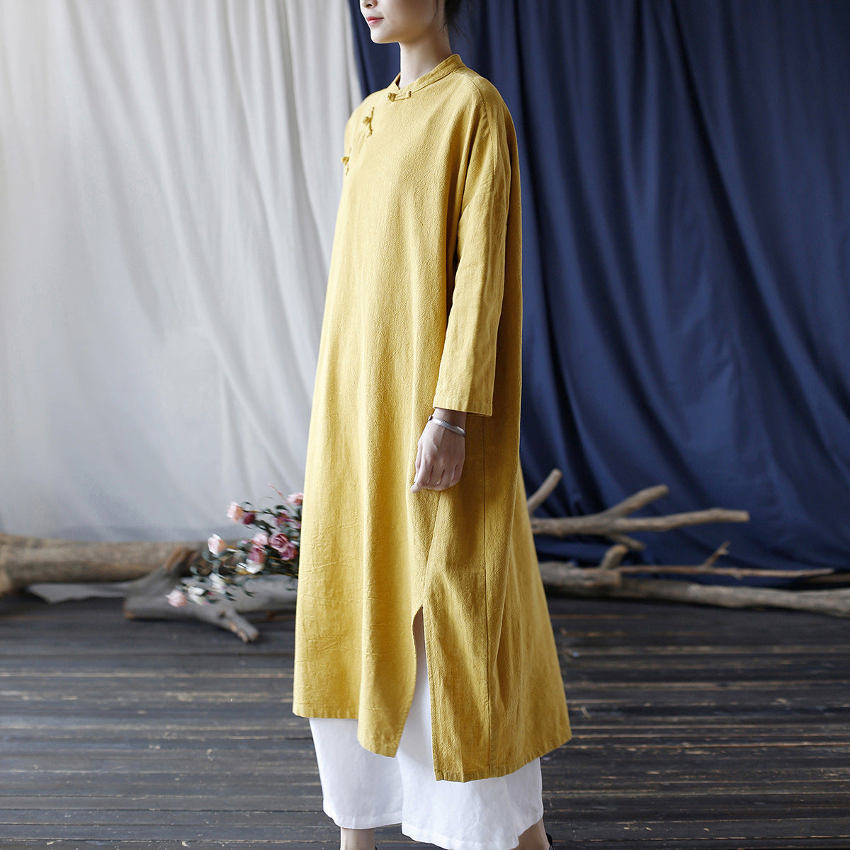 Vestido túnica extragrande con botones de ramio