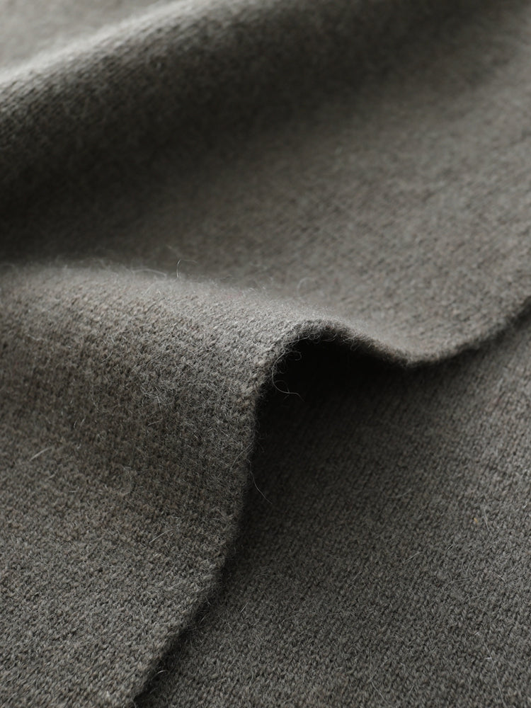 Elegante blusa de punto con cuello alto