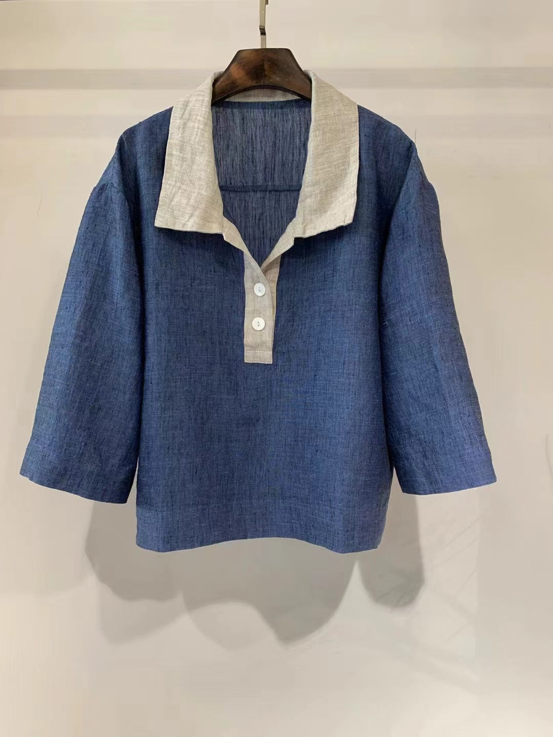 Blusa de lino estilo polo vintage