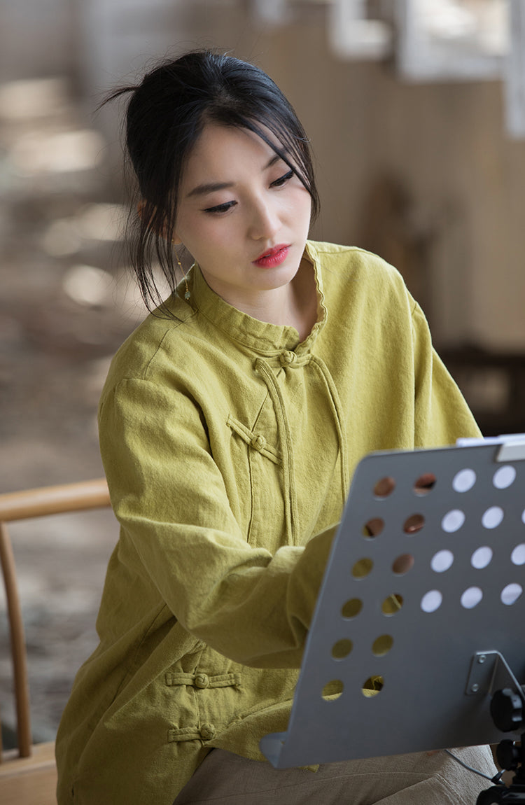 Blusa de lino con cruz de loto