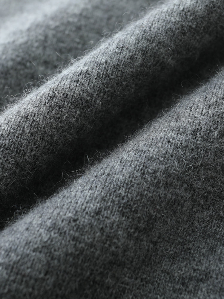 Elegante blusa de punto con cuello alto