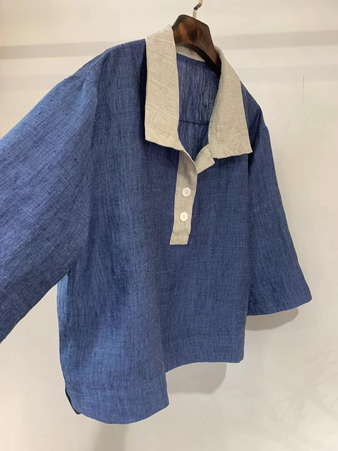 Blusa de lino estilo polo vintage