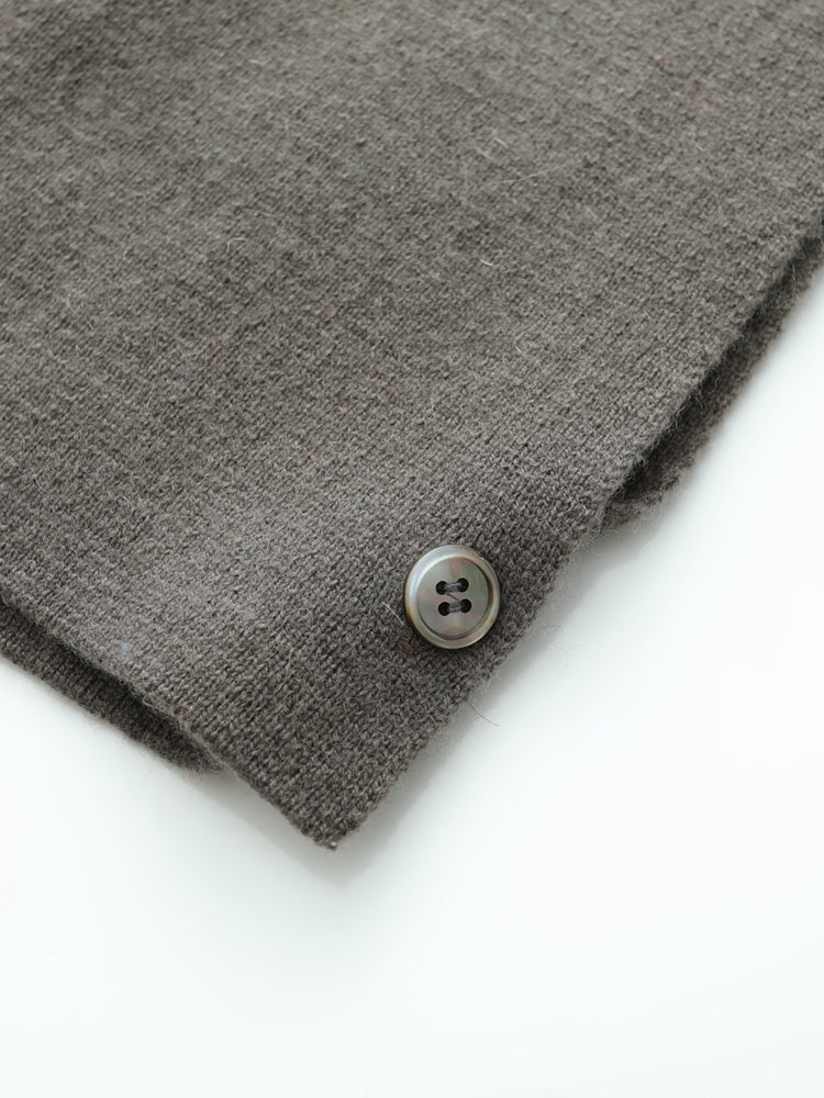 Elegante blusa de punto con cuello alto