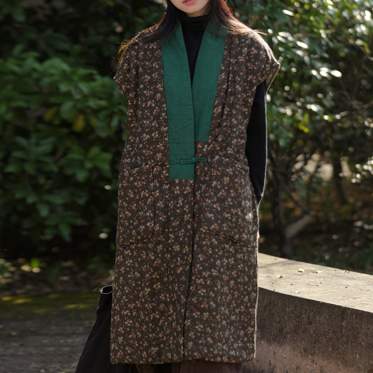 Chaleco étnico retro de algodón acolchado, sin mangas y forrado de seda.