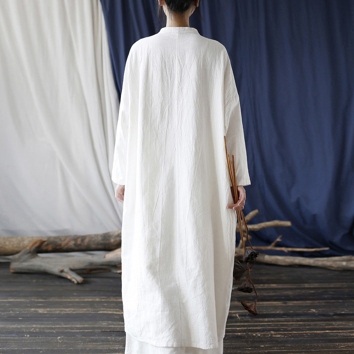 Vestido túnica extragrande con botones de ramio