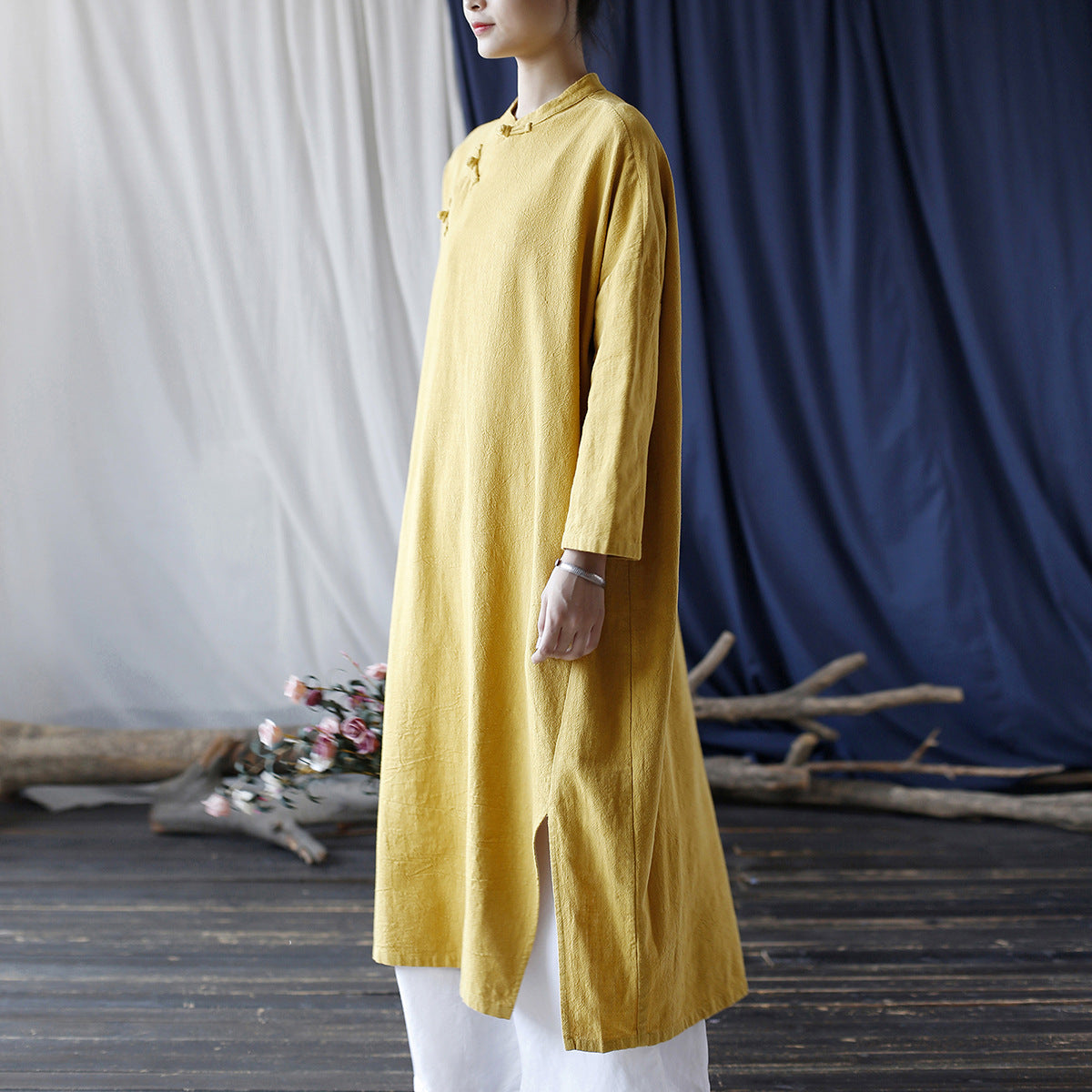 Vestido túnica extragrande con botones de ramio