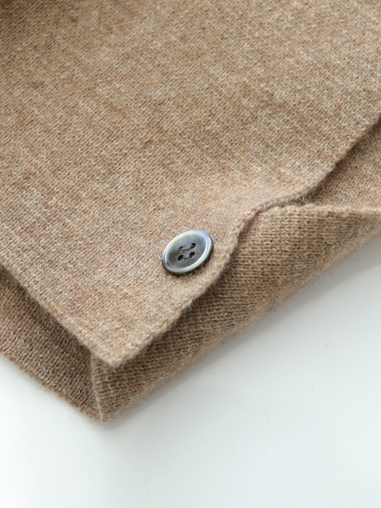 Elegante blusa de punto con cuello alto