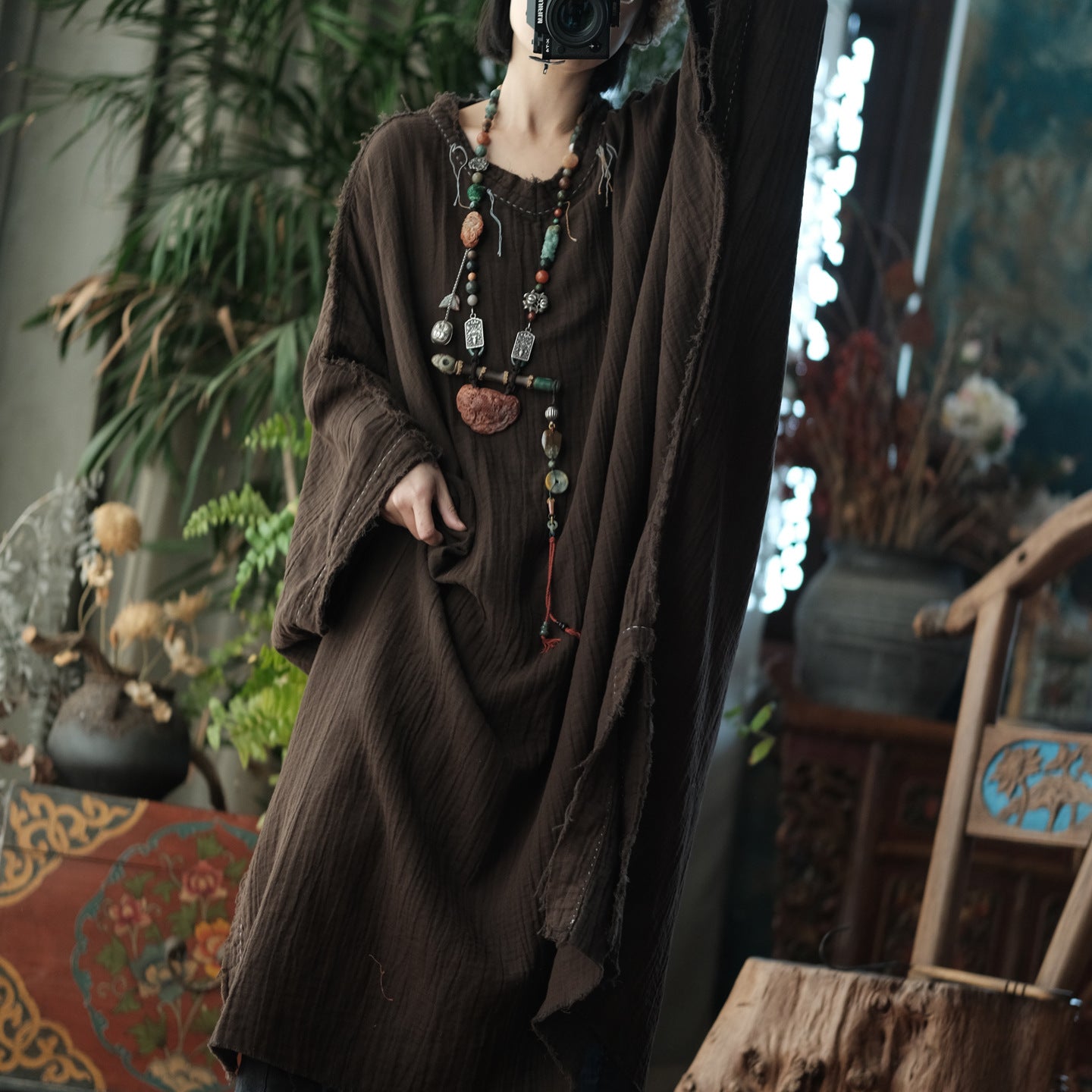 Vestido túnica de lino y algodón con aura bohemia