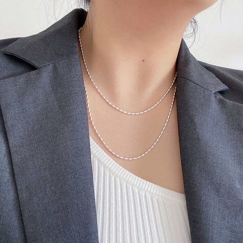 Collar de plata de ley 925 con gargantilla de cuentas geométricas sencillas