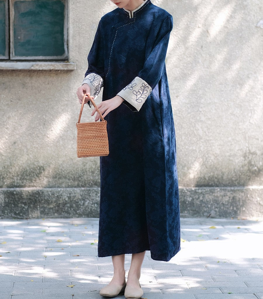 Vestido túnica con bordado de eucalipto