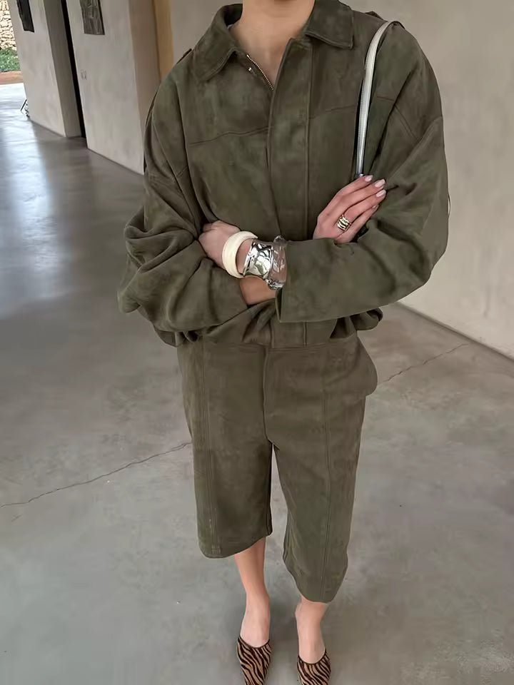 Chaqueta de ante con solapa de manga larga y pantalones cortos de cintura alta para mujer | Estilo urbano vintage 2025