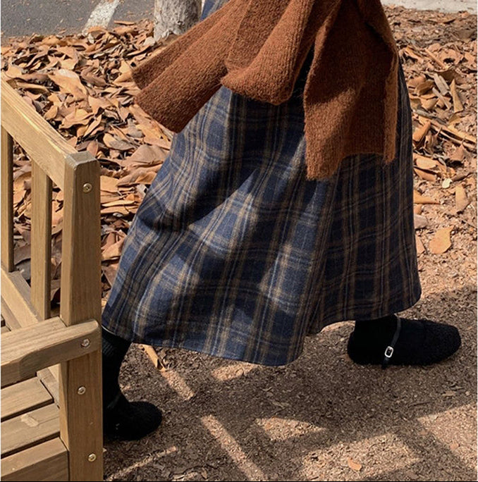 Falda midi de cuadros vintage