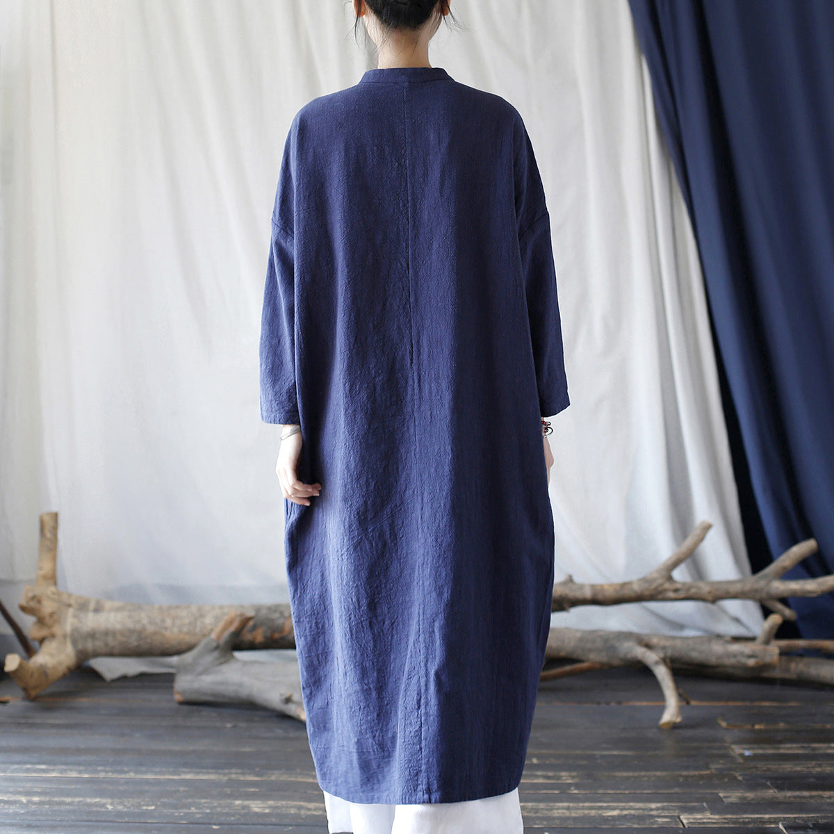 Vestido túnica extragrande con botones de ramio